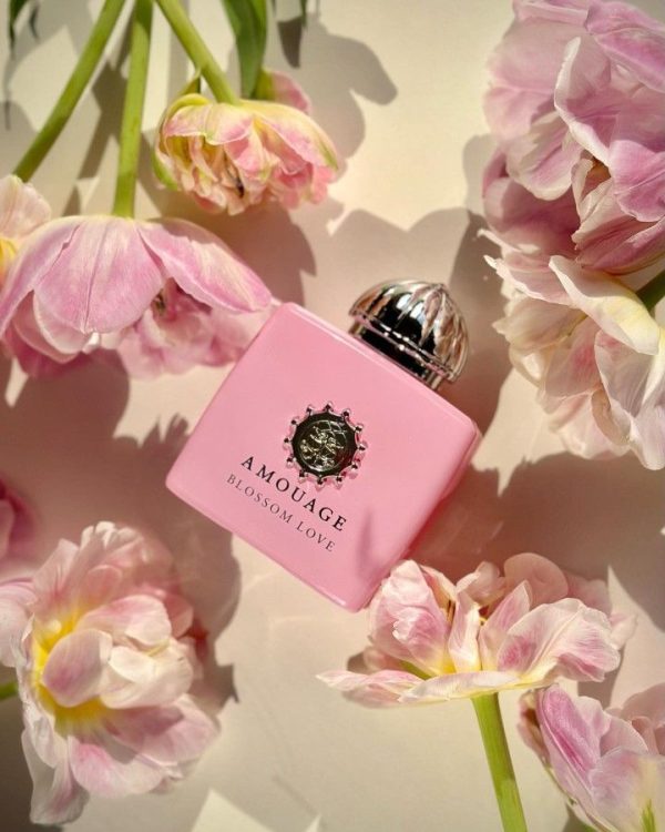 عطر مستر کوالیتی امواج بلوسوم لاو Amouage Blossom Love
