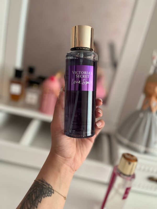 بادی میست زنانه ویکتوریا سیکرت مدل لاو اسپل Victoria's Secret Love Spell Fragrance Mist