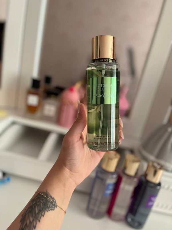 بادی میست زنانه ویکتوریا سیکرت مدل پیر گلس Victoria's Secret Pear Glacé Fragrance Mist
