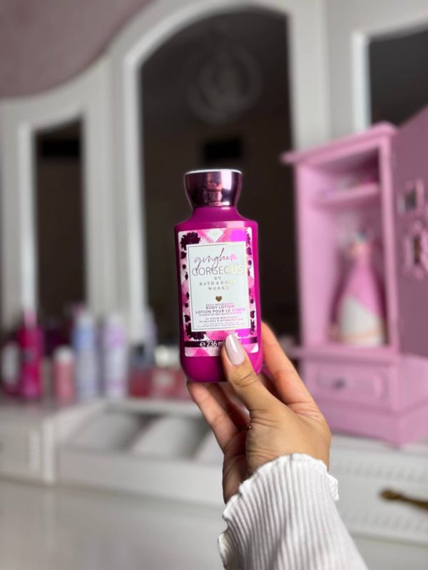 ست بادی میست و لوسیون بث اند بادی ورکس گینگهام گورجس اورجینال Gingham Gorgeous Body Mist & Body Lotion Set
