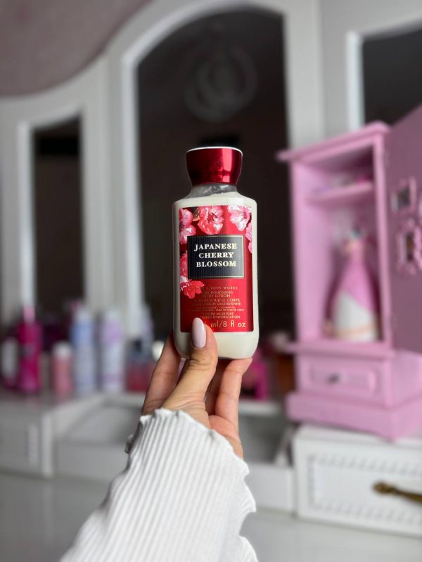 ست بادی میست و لوسیون بث اند بادی ورکس ژاپنی چری بلوسوم اورجینال Japanese Cherry Blossom Body Mist & Body Lotion Set