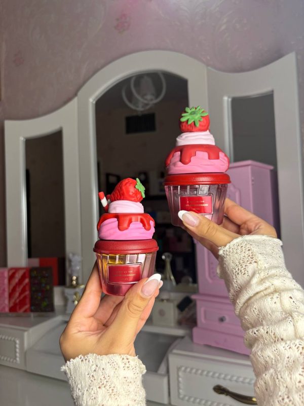 گیو می گورماند بری آن تاپ مینیاتوری Give Me Gourmand Berry On Top