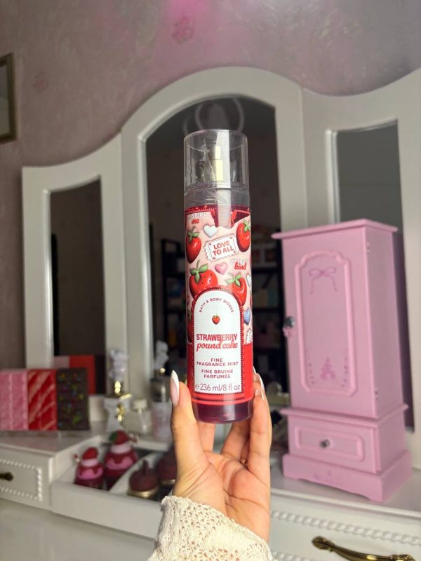 ست میست پرفیومی و لوشن بث اند بادی ورکس استرابری پوند کیک Bath & Body Works Strawberry Pound Cake