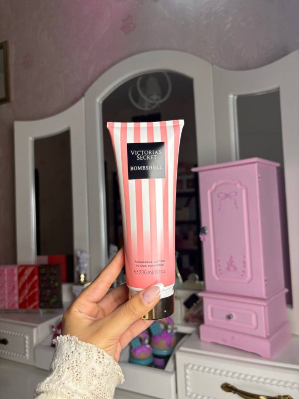 ست میست و لوشن ویکتوریا سکرت بامبشل bath & body Bombshell