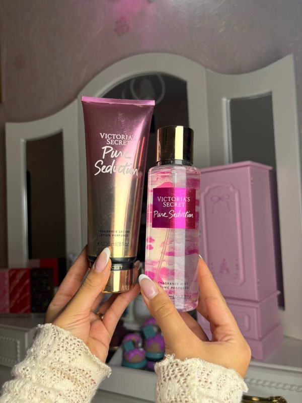 بادی میست زنانه ویکتوریا سیکرت مدل پیور سداکشن Victoria's Secret Pure Seduction Fragrance Mist