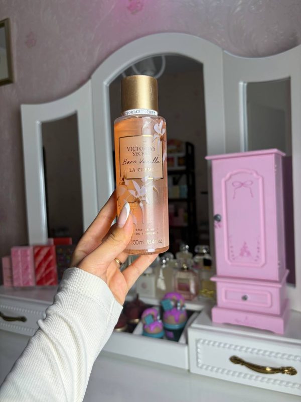 بادی میست ویکتوریا سکرت بر وانیلا لا کرم | Bare Vanilla La Creme