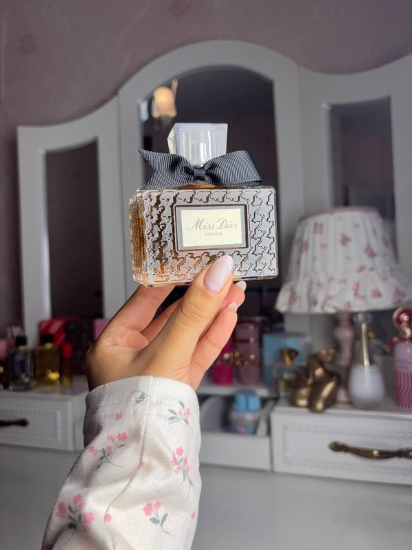 عطر مسترکوالیتی میس دیور اسنس Miss Dior Essence de Parfum